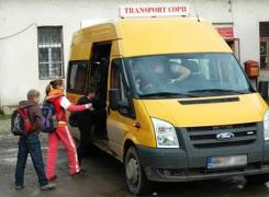 O elevă din Buzău a fost bătută crunt de un coleg chiar în microbuzul şcolar: 'Avea nasul făcut praf' (Video)