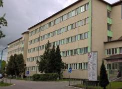 Descoperire şocantă la Spitalul Huedin. O femeie moartă a fost acoperită cu pamperşi de angajaţii de la morgă