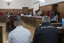 Românul care şi-a ucis iubita de doar 21 de ani, mama copilului lui, în Spania, a făcut primele declaraţii. Tânăra avea 43 de lovituri pe corp