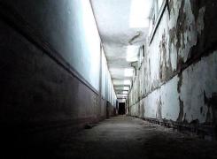 O educatoare din Târgu-Jiu este terorizată de fenomene paranormale: 'Scaunele şi mesele tremură tot timpul'