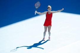 Simona Halep joacă finala de la Australian Open într-o ţinută comandată pe internet, în China, dar a primit o ofertă de la un gigant al echipamentelor sportive