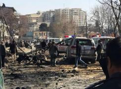 Cel puţin 95 de oameni au murit după ce o ambulanţă a explodat în zona ambasadelor din Kabul (Video)