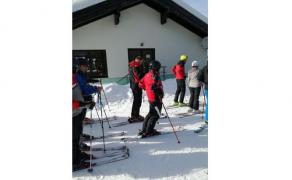 Președintele Iohannis, fotografiat la coadă la schi, în Munții Șureanu