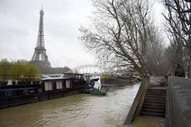 1.500 de oameni au fost evacuaţi la Paris, din cauza riscului de inundaţii. Nivelul Senei se apropie de 6 metri