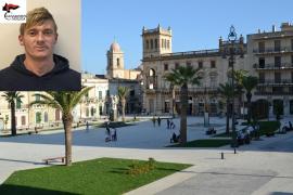 Un român a semănat panică în Italia, gonind cu viteză prin centrul orașului Ispica. Tânărul de 25 de ani i-a atacat apoi pe polițiști