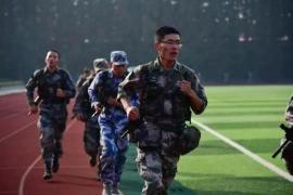 Supravieţuitor al cutremurului din Sichuan, video viral pe Internet. Tânărul îl caută pe salvatorul său (Foto)