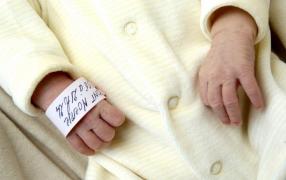 Unul dintre primii copii veniţi pe lume în 2018 la Washington are origini în România. Ce nume va purta micuţul