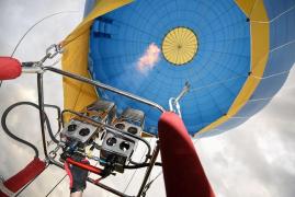 Balon cu aer cald, prăbuşit într-o staţiune din Egipt. Un turist a murit, iar alţi 12 oameni au fost răniţi