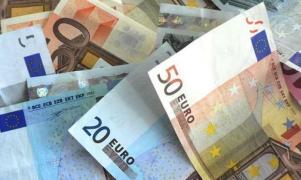 Euro creşte spre 4,64 lei, în linie cu tendinţa regională. Leul s-a depreciat în raport cu euro