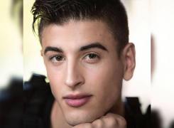 Ştefan Gheorghe, un român adoptat de o familie din Islanda, a ajuns primul star islandez de filme pentru adulţi