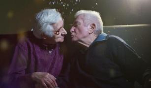 Bătrân de aproape 90 de ani la Urgențe, după o noapte dezlănțuită de amor. Iubita, cu 20 de ani mai tânără, i-a dat o pastilă