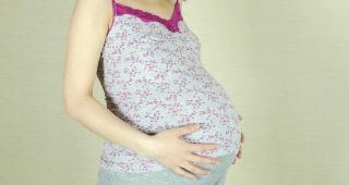 Unei fetiţe românce de 12 ani i s-a făcut rău la şcoală, în Italia. La spital s-a descoperit că e însărcinată