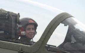 Oana Ardeleanu a devenit, la 30 de ani, prima femeie-pilot instructor pe un avion cu reacție din cadrul Forţelor Aeriene Române