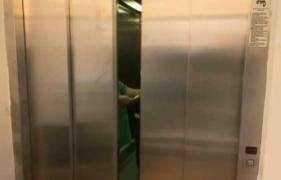 Incident la Spitalul Județean Ploieşti după ce în lift s-au urcat 25 de persoane