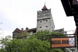 Castelul Bran, program de vizitare prelungit în weekend din cauza lucrărilor pe drumul Râşnov-Bran