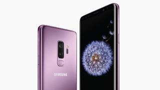 Merita sa cumperi telefon Galaxy S9 cu camera foto duala? - 4 oferte in culori diferite