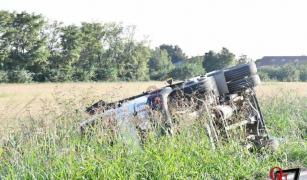 Un camion condus de un român, în Italia, a fost răsturnat de pe şosea de o motocicletă Harley Davidson. Doi morţi şi un rănit