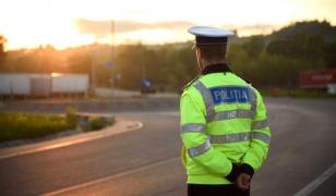 Doi poliţişti rutieri din Bicaz au denunţat zeci de şoferi care le-au oferit şpagă