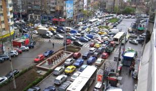 Proiectul de acordare a unor vouchere de 500 de lei pentru combustibil în Bucureşti a fost respins