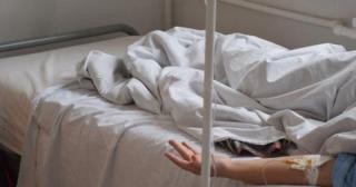 O tânără din Iaşi a băut 4 litri de ţuică, i-a cedat pancreasul, internată în spital