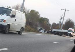 Impact devastator la Lăpușel, Maramureș, unde o autoutilitară a fost făcută praf. Sunt 5 victime!