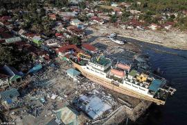 Bilanţul victimelor cutremurului urmat de tsunami în Indonezia creşte dramatic. Sunt peste 1.000 de morţi