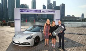 Simona Halep şi-a primit premiul pentru că s-a calificat prima la Turneul Campioanelor: un Porsche 718 Boxter