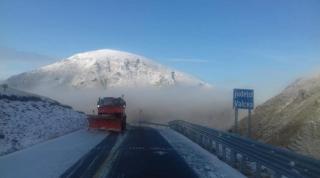 Transalpina se închide, după trei zile de ninsori abundente (Video)