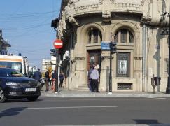 Accident cumplit în Craiova! Angajata unei firme de salubritate, care ștergea geamurile, a murit după ce a căzut de pe cupola unei clădiri a Primăriei