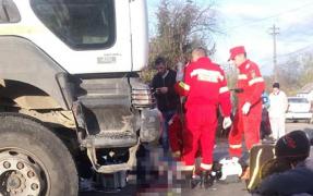 O tânără de 25 de ani a fost ucisă pe trecerea de pietoni, la Dumbrăveşti, în Prahova