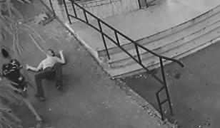 Tânăr din Tulcea făcut KO de doi bătăuşi în faţa unui magazin