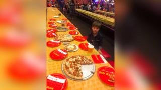 Așa arată dezamăgirea. Un băiețel de șase ani a chemat toată clasa la ziua de naștere, dar nu a venit nimeni