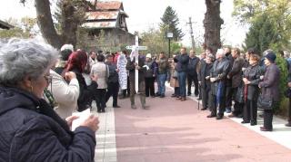 Convoiul funerar la înmormântarea copilului, în Găești