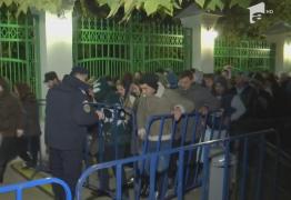 Pelerini la coadă la moaște