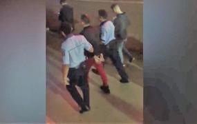 El este pistolarul de la metrou. Tânărul de 19 ani, dus în cătuşe la audieri (Video)