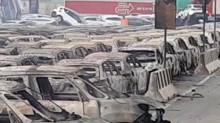 Sute de caroserii carbonizate de Maserati, distruse de incendiu