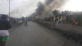 50 de morţi şi peste 100 de răniţi, în urma unui accident de circulaţie. O cisternă a explodat în mijlocul unui sat, în Congo