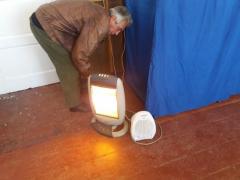 Geamuri sparte, frig și șobolani la o secție de votare din Târgu Neamț: "Îmi e şi frică să deschid uşile din această dărăpănătură"