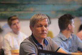 Reacţia lui Dacian Cioloş după referendumul pentru familie: "Asistăm la falimentul unui mod de a face politică"