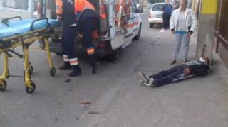 Un cal biciuit de stăpân n-a mai putut îndura durerea. Bărbatul e în comă, cu fractură de coloană, la Vaslui