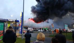 Incendiu devastator într-un centru comercial din Sankt Petersburg