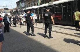 3 femei internate la chirurgie dupa ce au fost batute crunt in statia de tramvai