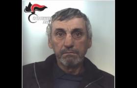 Torturat cu ranga de un roman