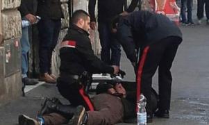 Atac pe stradă la Roma, român arestat, 2 femei în spital. Carabinerii îl caută pe al doilea