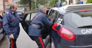 Un român a fost arestat la Roma după ce a atacat 4 politisti