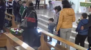 Copiii Violetei, înainte de înmormântarea mamei lor