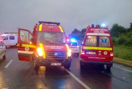 Accident grav în Prahova, un copil a murit, 2 răniţi grav, după un impact frontal între două maşini