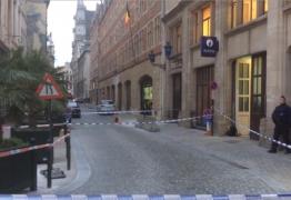 Poliţist, înjunghiat la Bruxelles chiar lângă o secție de poliție. Individul ar fi strigat „Allahu akbar” înainte de atac (Video)