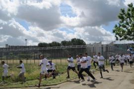 Confruntare brutală între puşcăriaşii români şi albanezi, intervenţie în forţă la închisoarea Sollicciano din Florenţa