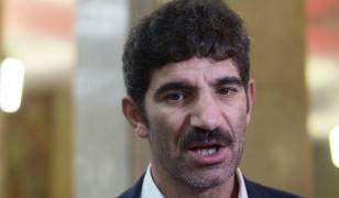 Actorul Cuzin Toma a fost prins drogat şi fără permis de poliţiştii din Bucureşti